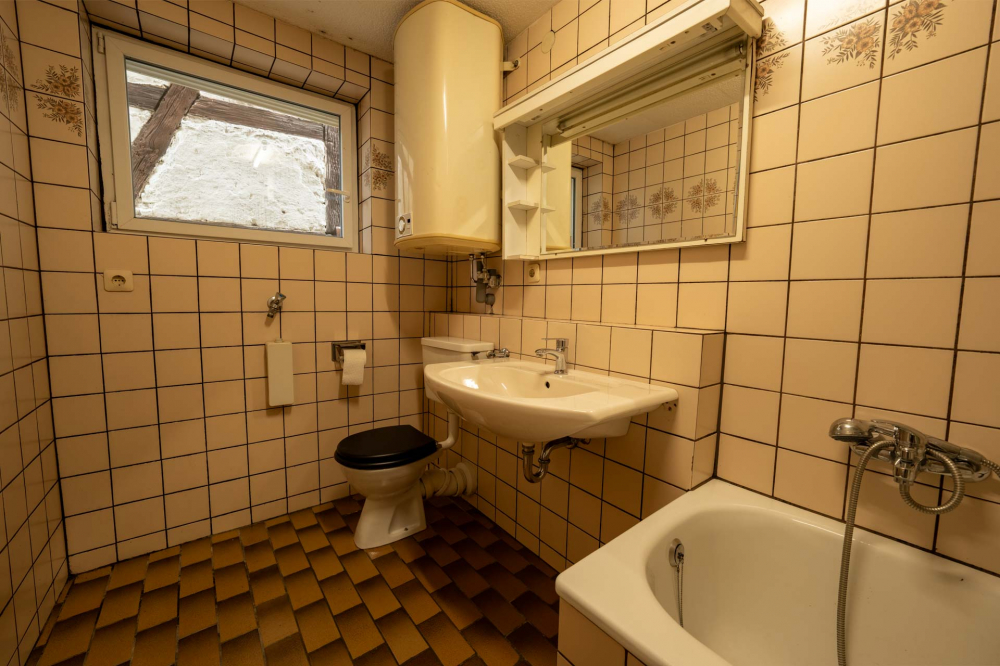 Wohnung 2 leer: Bad