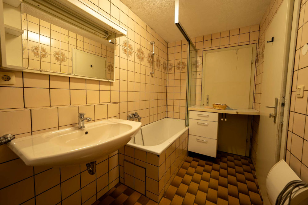 Wohnung 2 leer: Bad